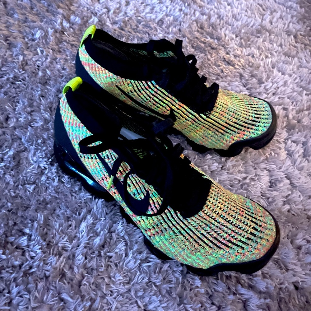 Men’s multicolor vapor max